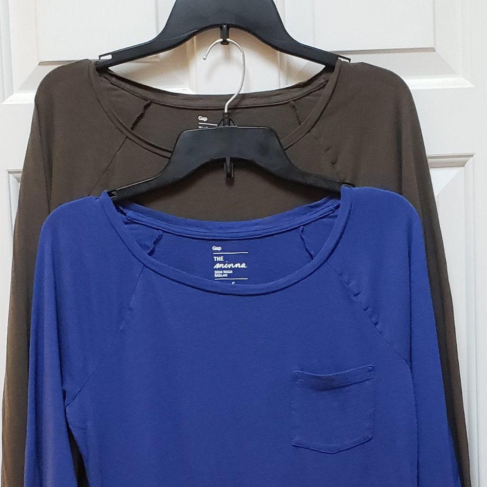 2 GAP (The Minna) T Shirts  - Small